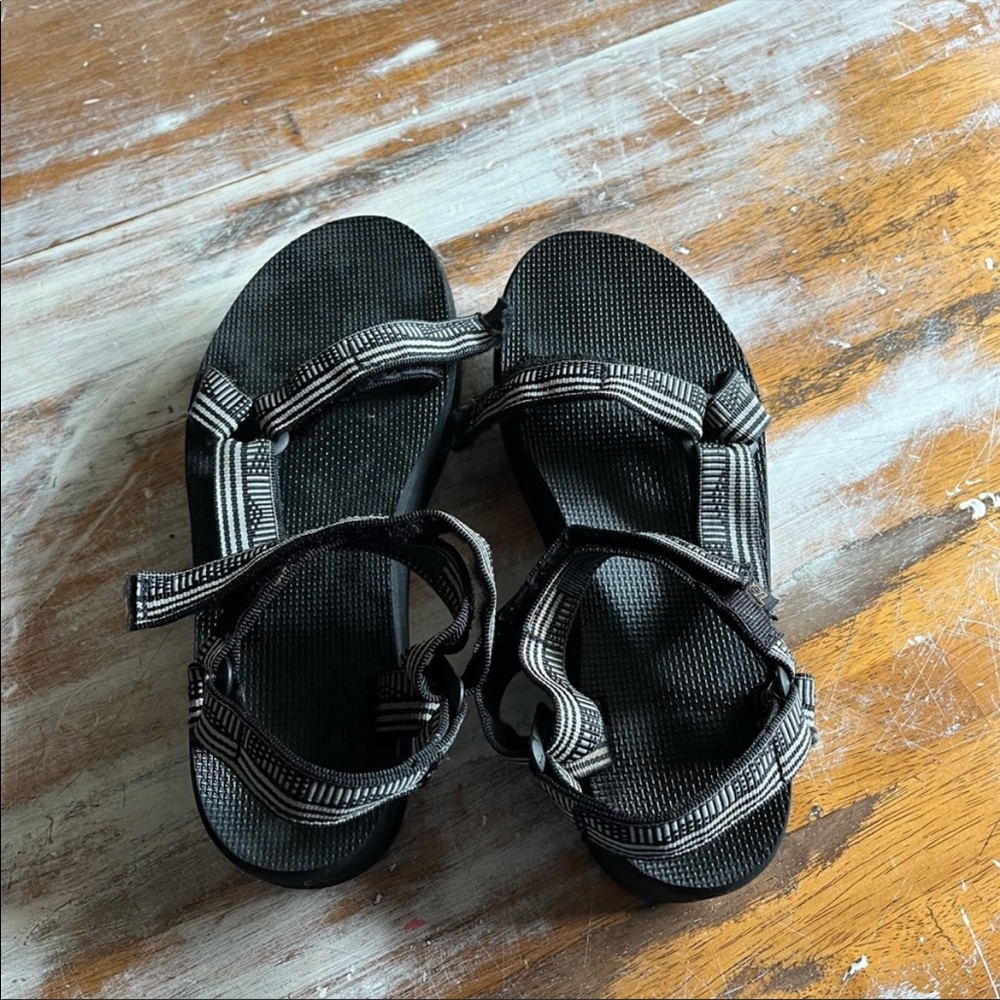 Teva flatform universal platform sandal